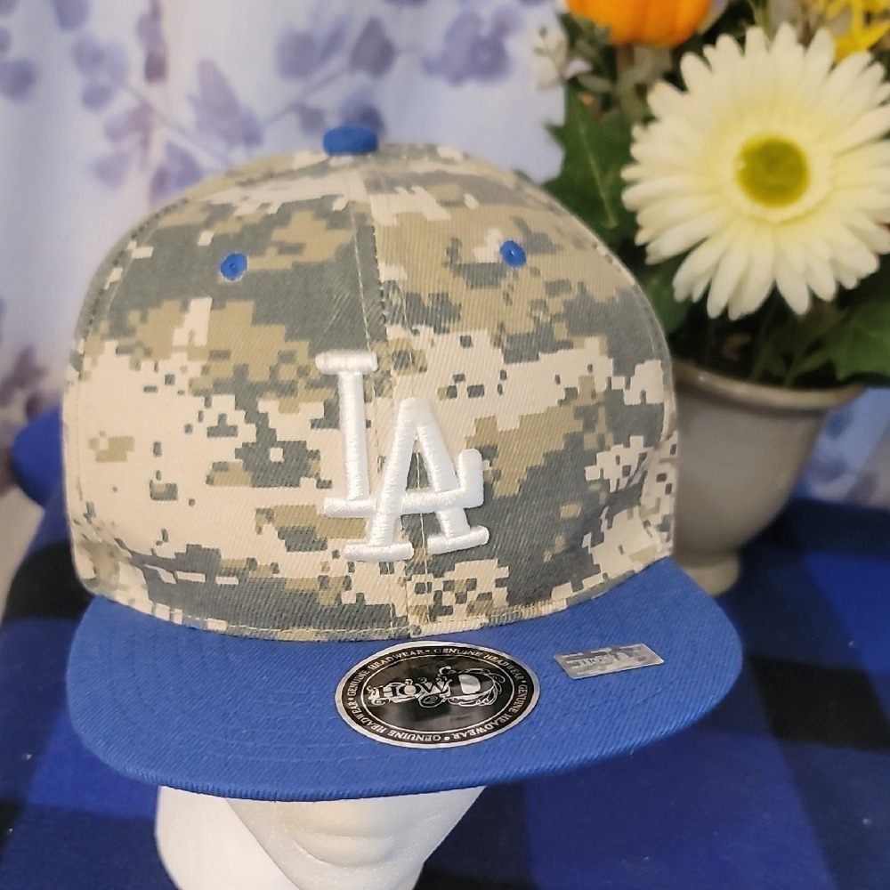 HowD Camouflage Baseball Cap with Blue Accents